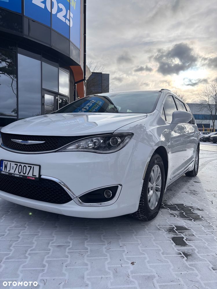 Chrysler Pacifica - 7