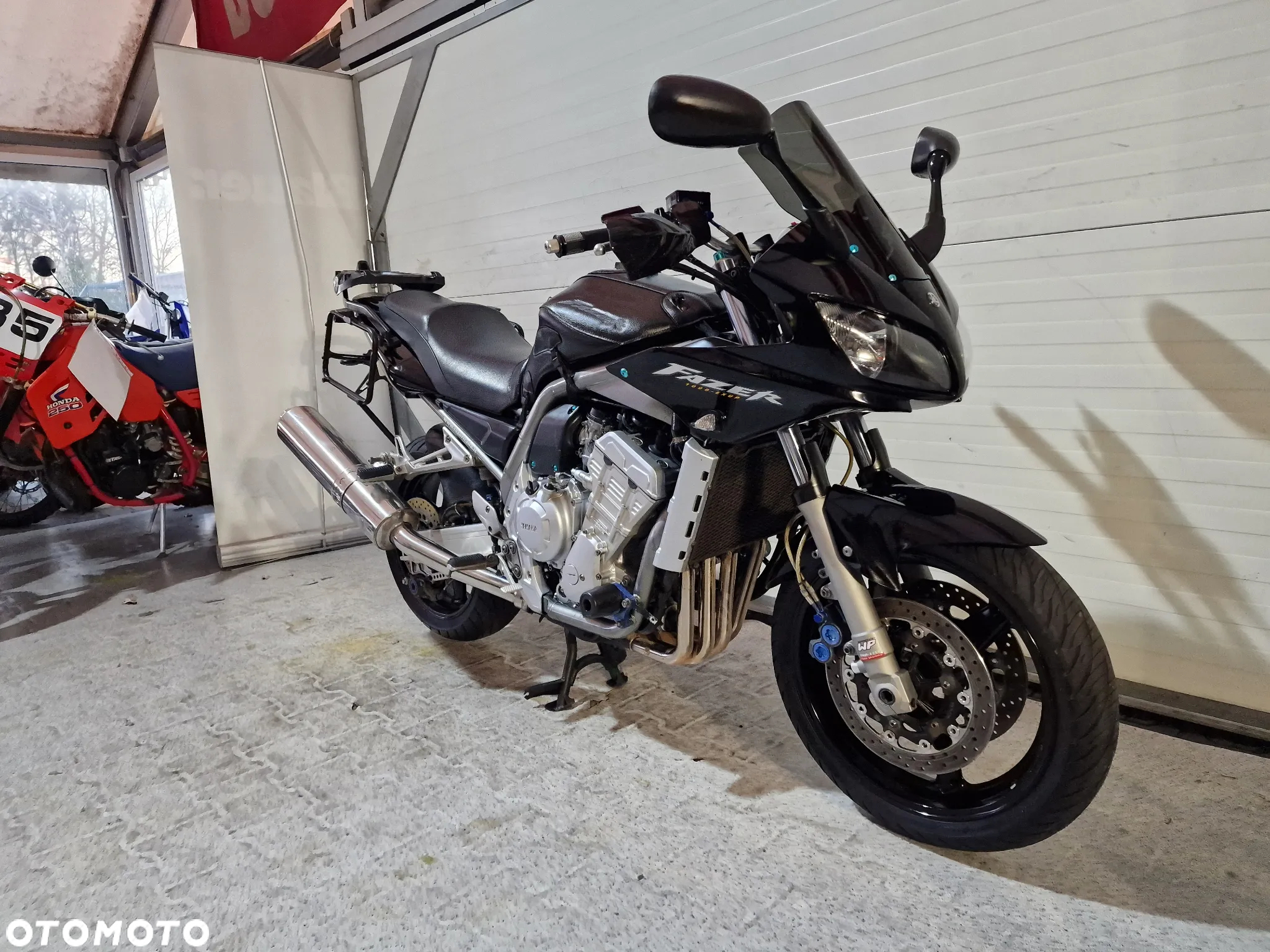 Yamaha FZS - 4