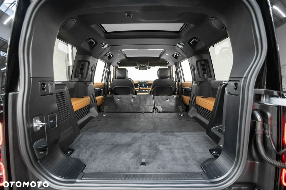 Land Rover Defender 130 D300 X - 28