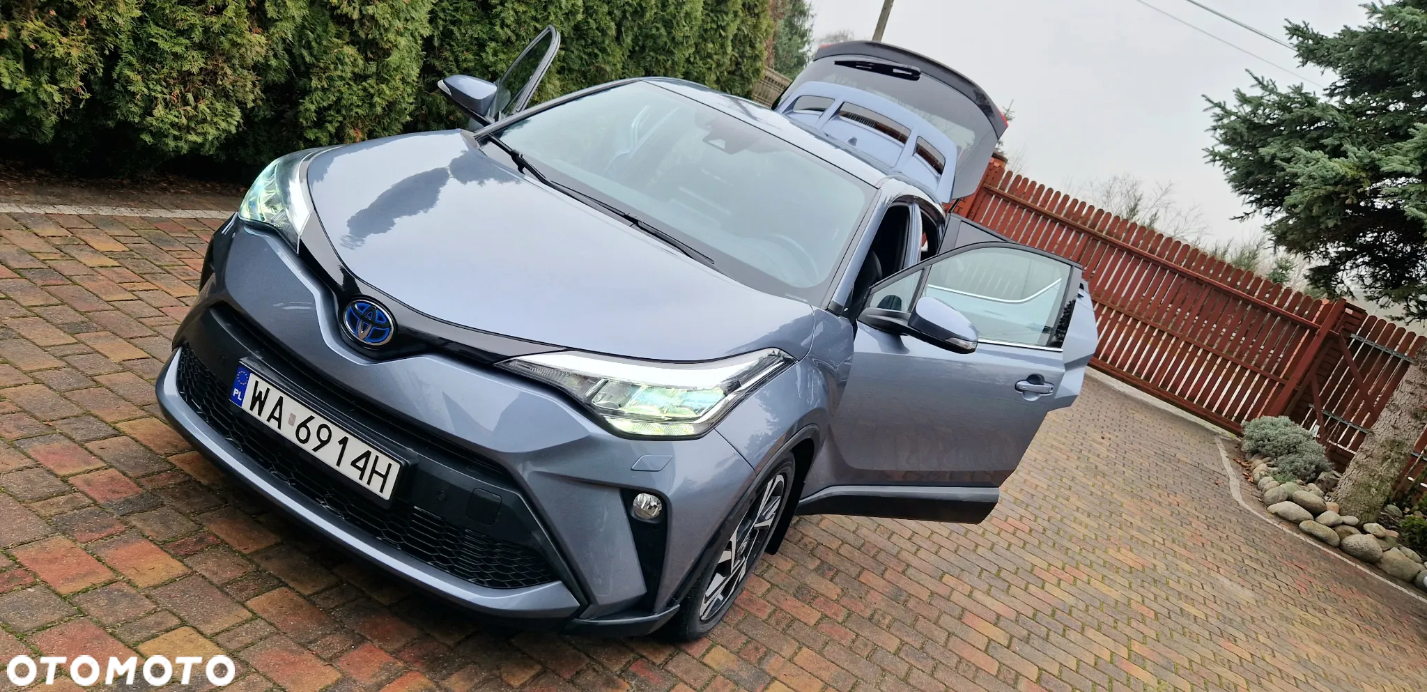 Toyota C-HR Hybrid Style - 18