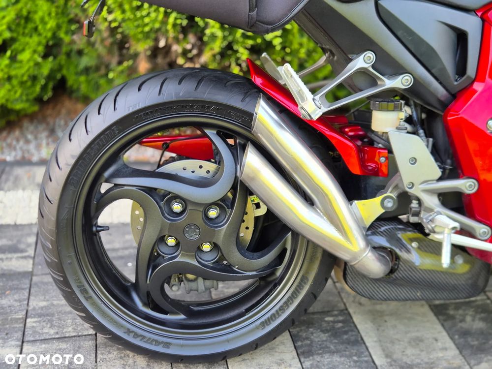 Honda CB - 12