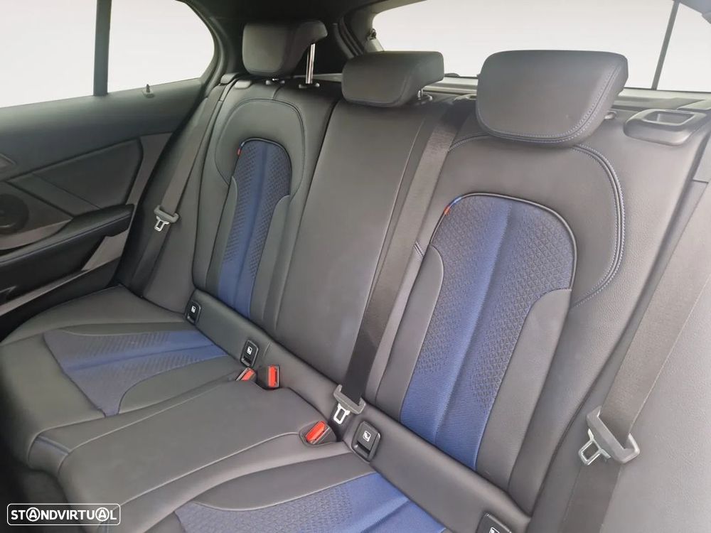 BMW 116 d Pack Desportivo M Auto - 15
