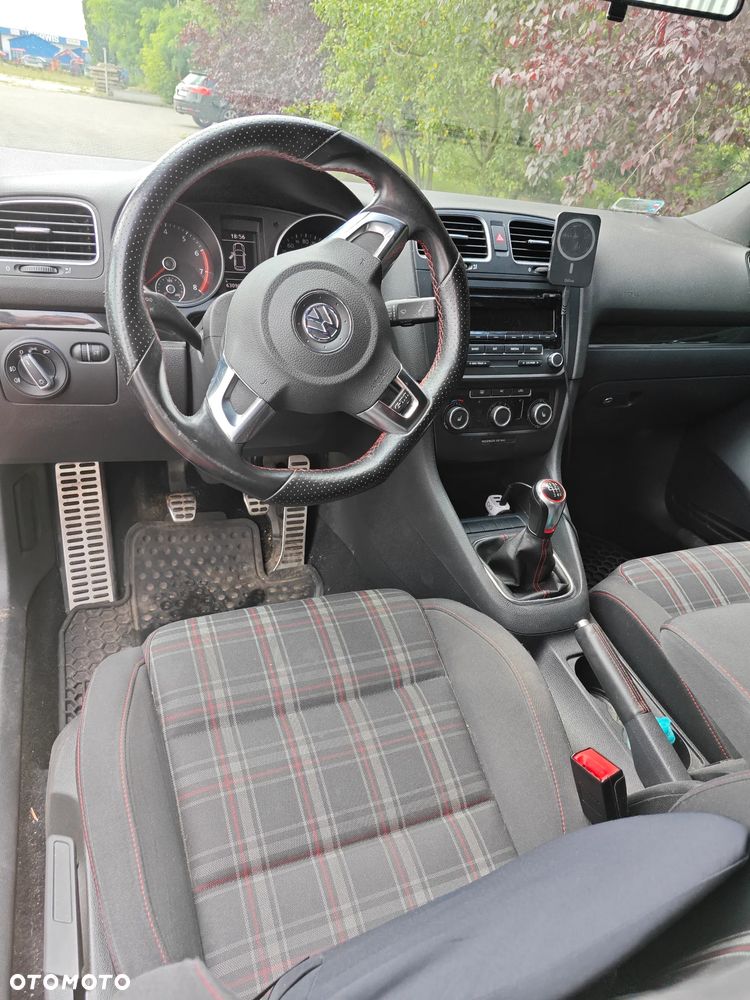 Volkswagen Golf 2.0 GTI - 8