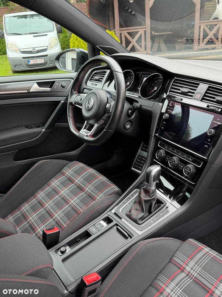 Volkswagen Golf GTI (BlueMotion Technology) DSG - 31