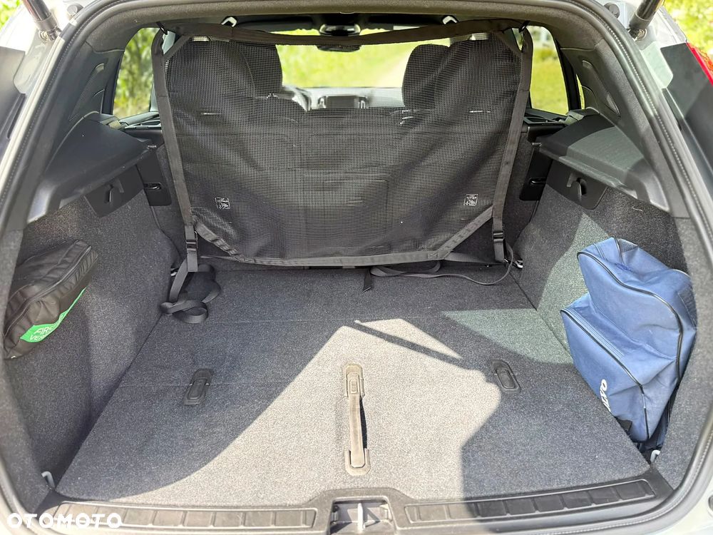 Volvo XC 40 B3 Plus Dark - 12