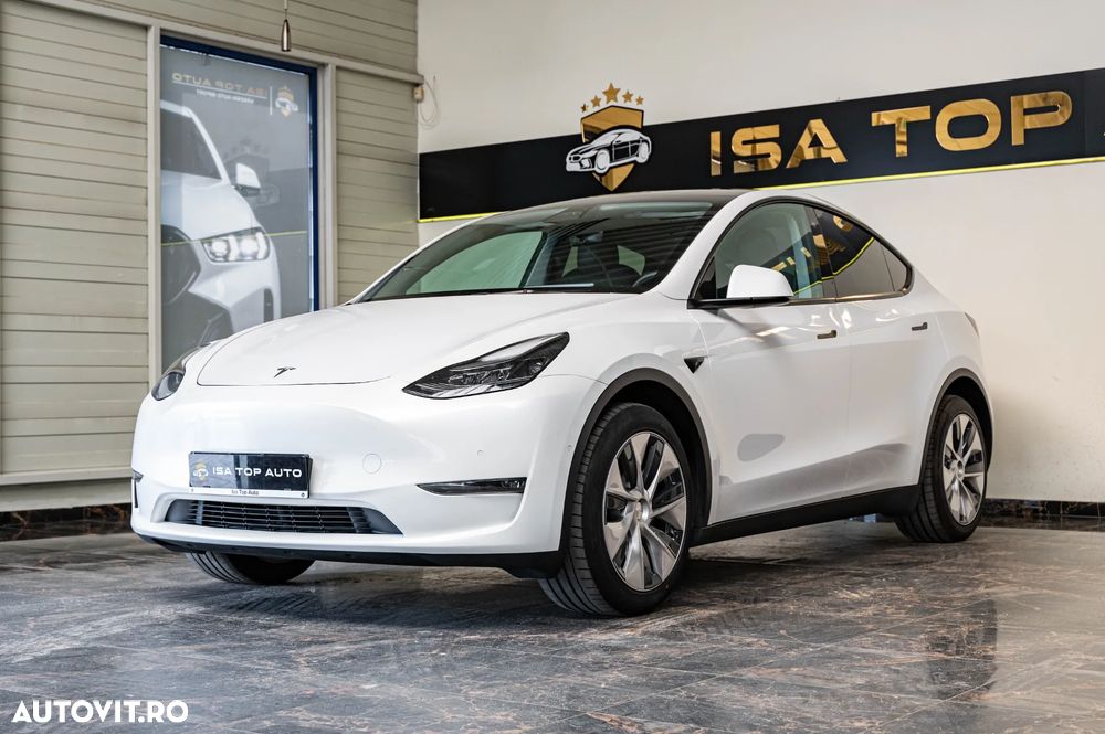 Tesla Model Y - 1