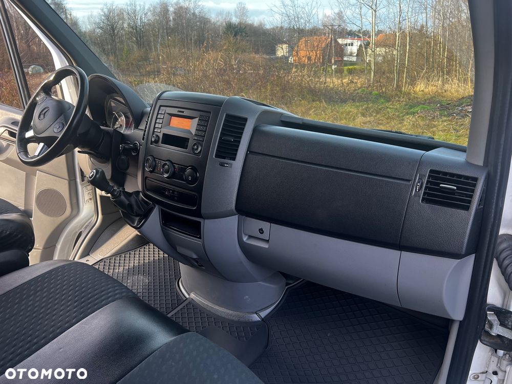 Mercedes-Benz Sprinter - 23