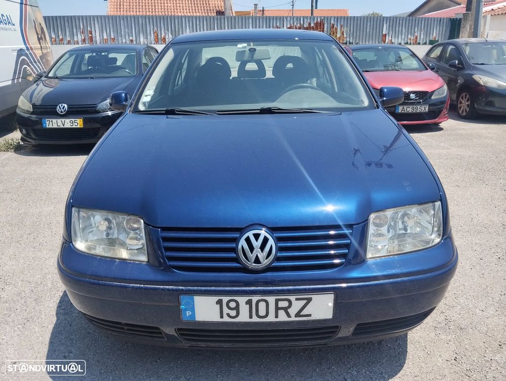VW Bora 1.9 TDi Confortline - 1