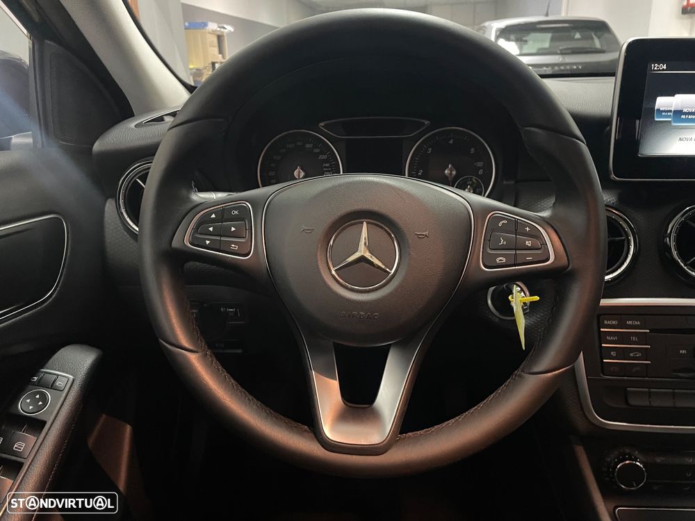 Mercedes-Benz A 180 d Activity Edition - 23