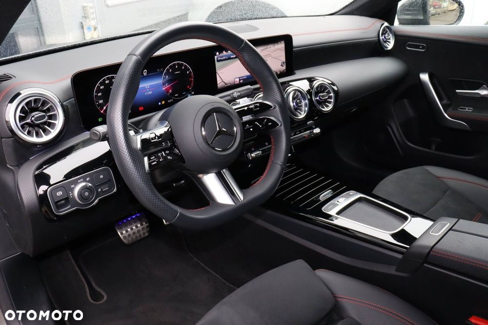 Mercedes-Benz CLA 180 AMG Line 7G-DCT - 8