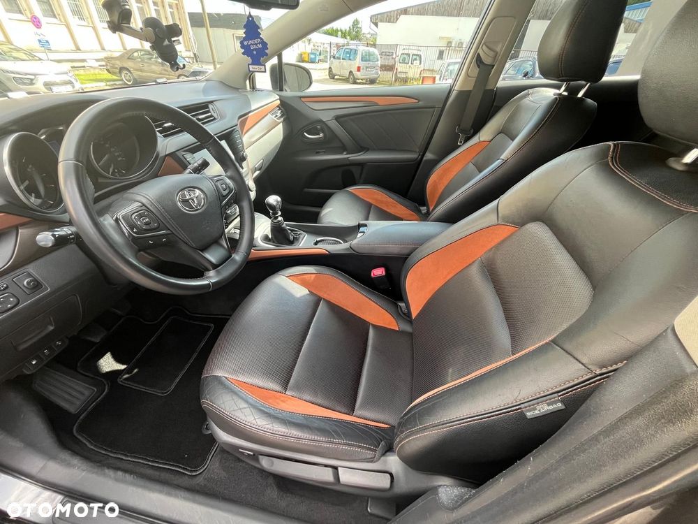 Toyota Avensis 1.8 Premium - 10
