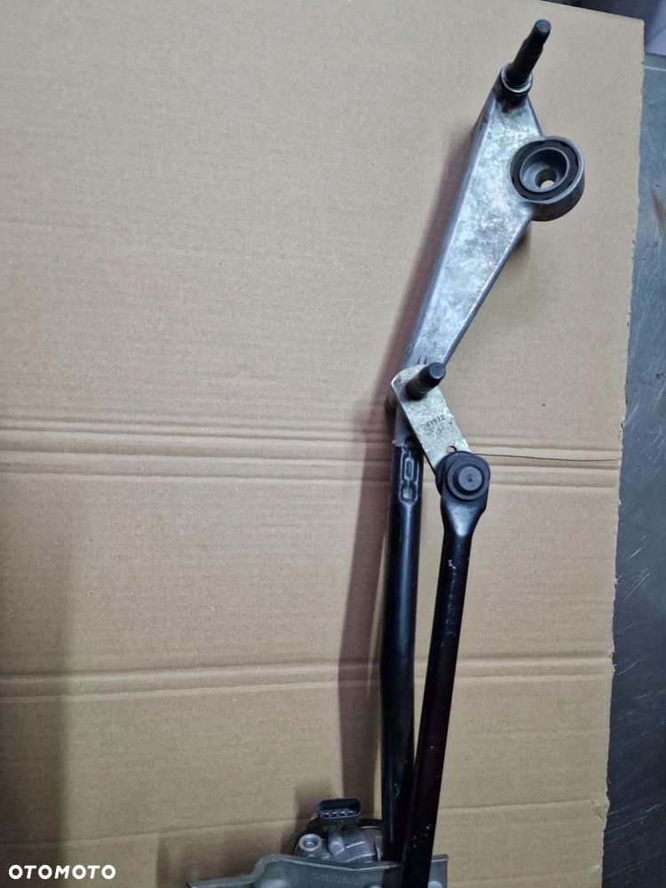 CLA W117 MECHANIZM WYCIERACZEK A1769061800 EU - 3