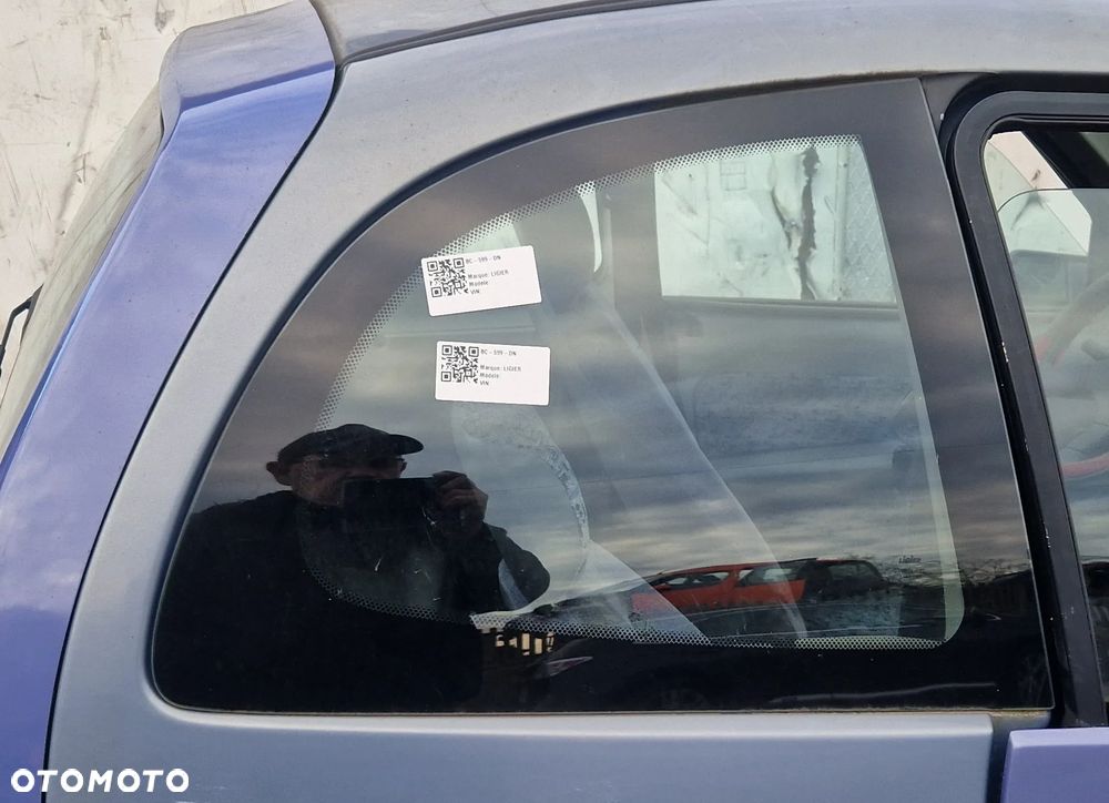 LIGIER NOVA SZYBA KAROESERYJNA PRAWY TYŁ - 1