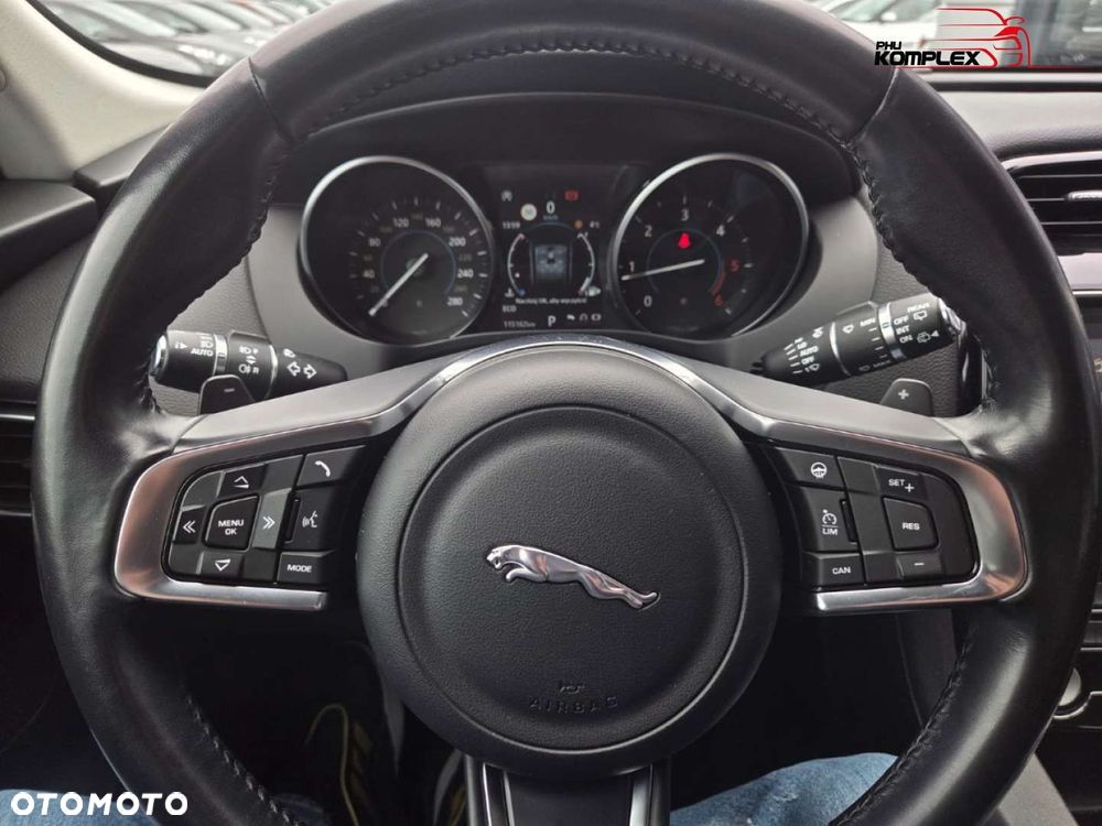 Jaguar F-Pace - 22