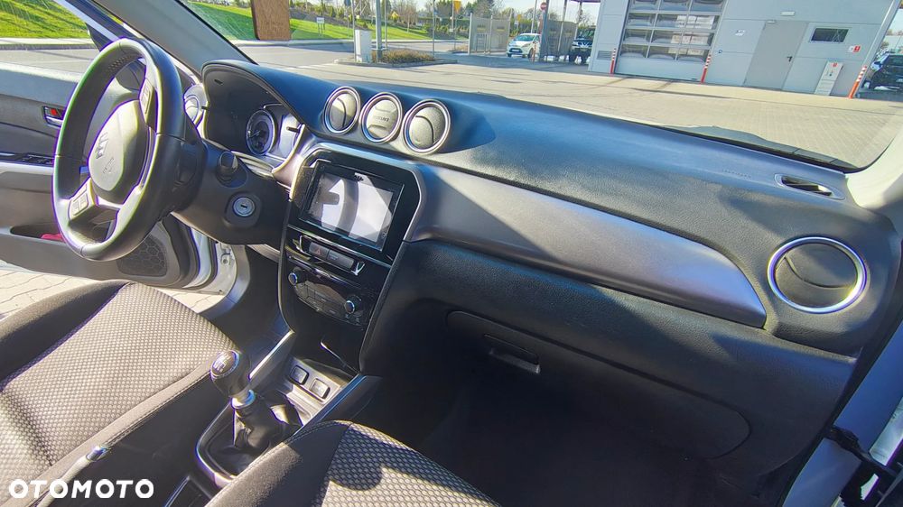 Suzuki Vitara 1.4 Boosterjet SHVS Premium 2WD - 9