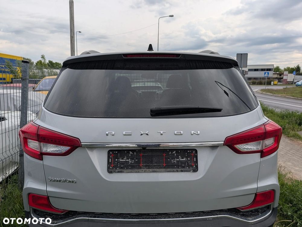 SSANGYONG REXTON G4/Y400 Y450 2019 KLAPA BAGAŻNIKA KOD LAKIERU SAF - 1