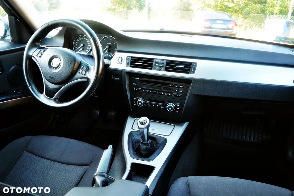 BMW Seria 3 318d - 5