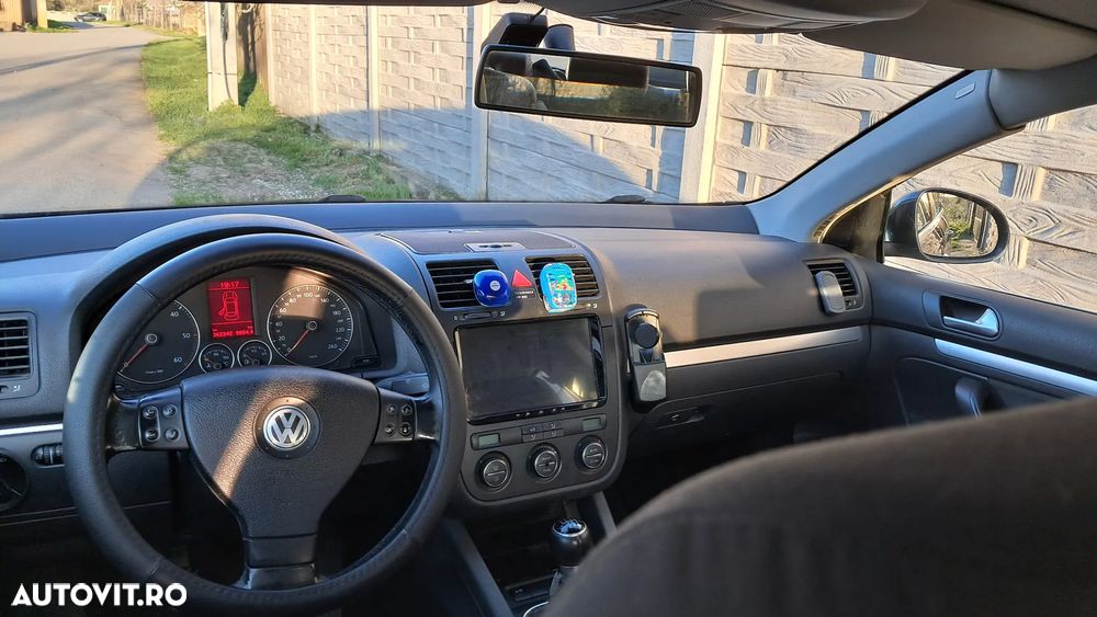 Volkswagen Jetta - 5