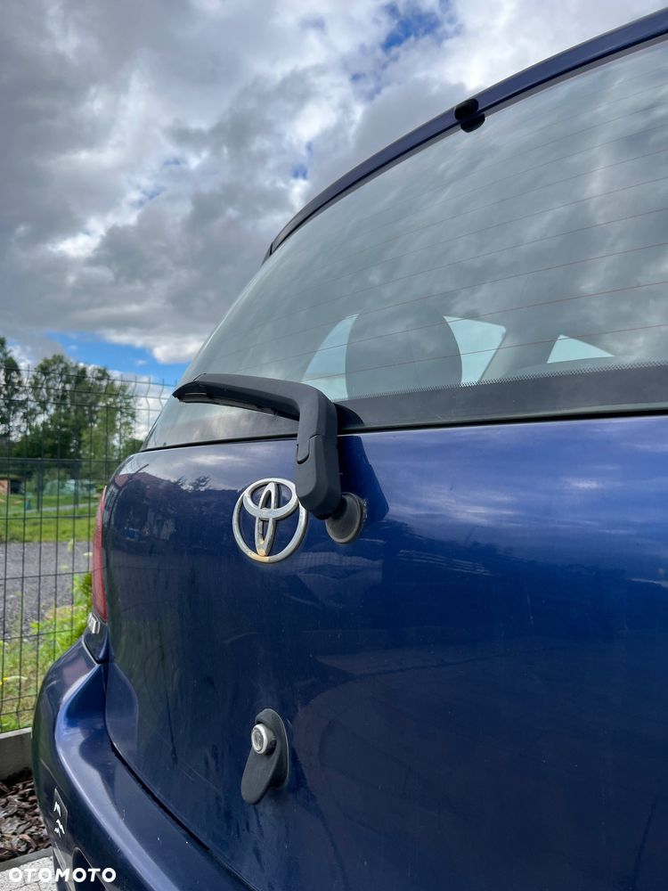 Toyota Yaris - 6