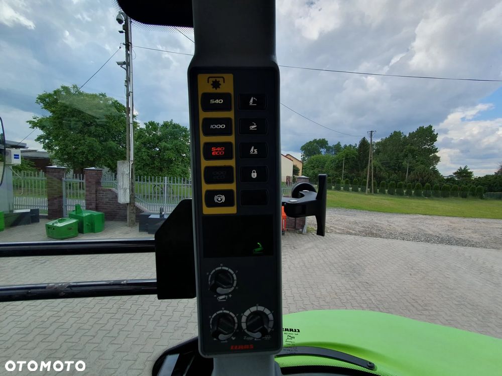 Claas Arion 440 - 12