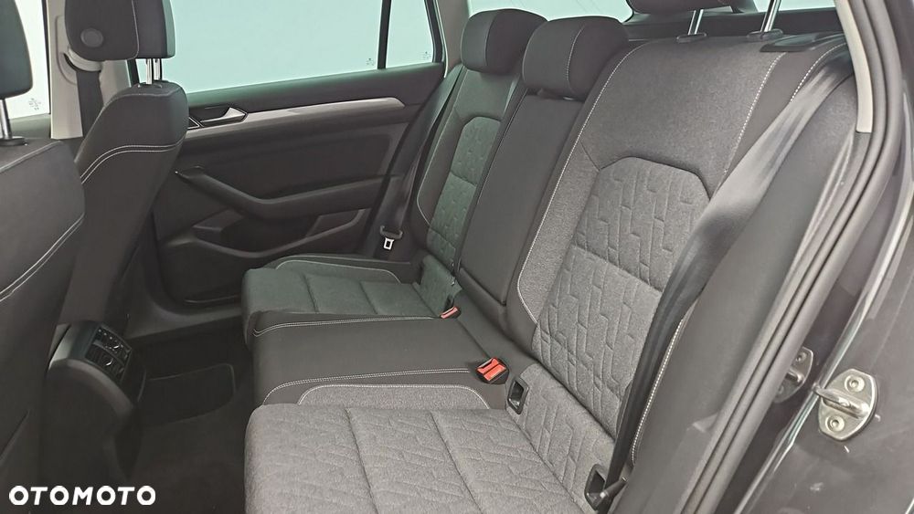 Volkswagen Passat Variant 1.5 TSI EVO Business DSG - 20