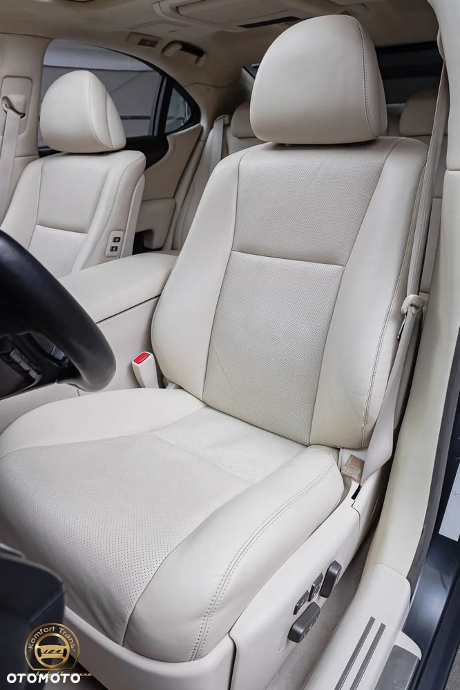 Lexus LS - 24