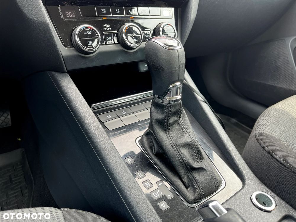 Skoda Octavia 2.0 TDI SCR 4x4 Ambition DSG - 24
