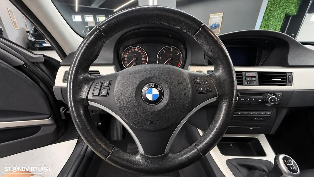 BMW 318 d Navigation - 29