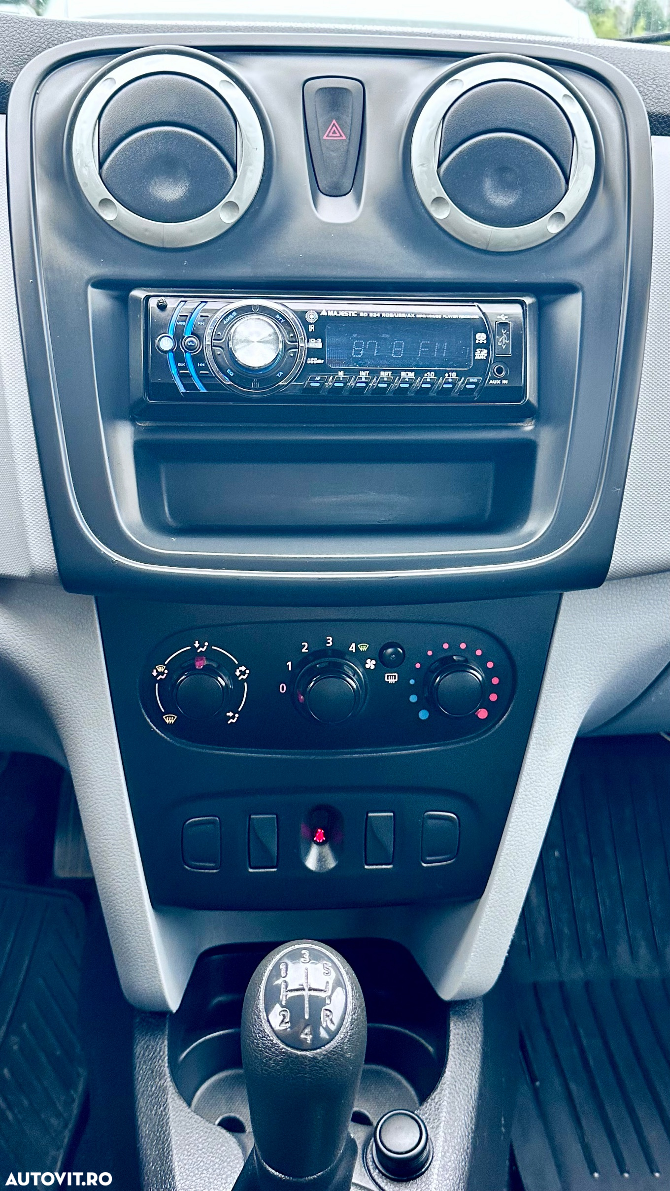 Dacia Logan 1.2 75CP Acces - 9