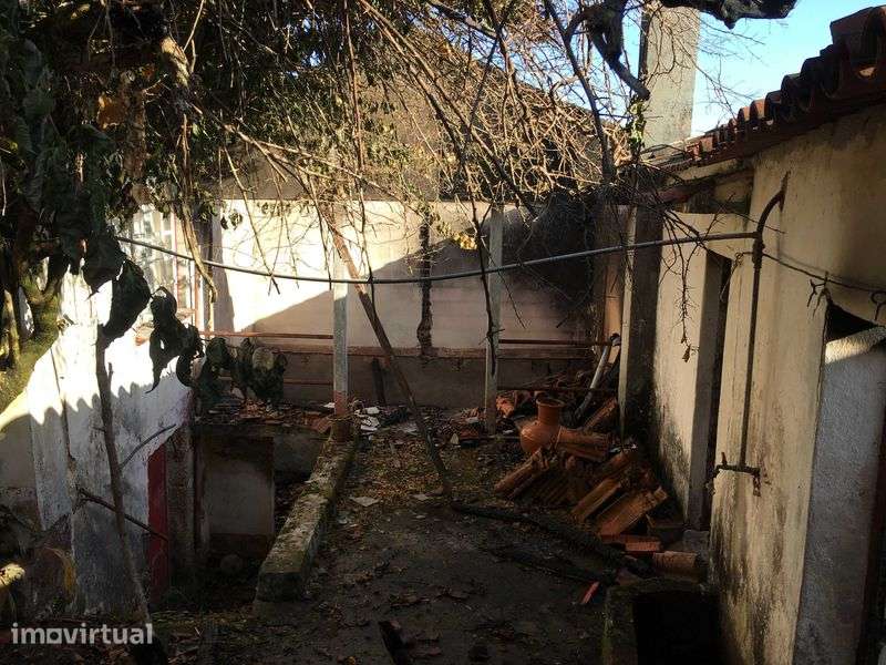 Casa de aldeia com terreno e horta - Grande imagem: 3/8