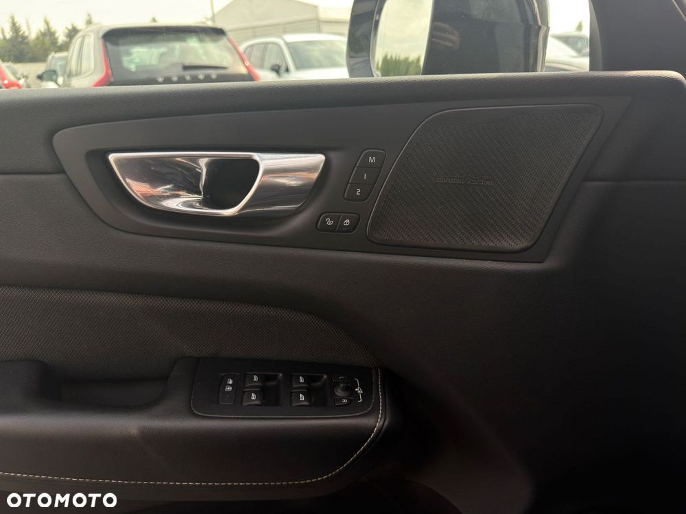 Volvo XC 60 - 30