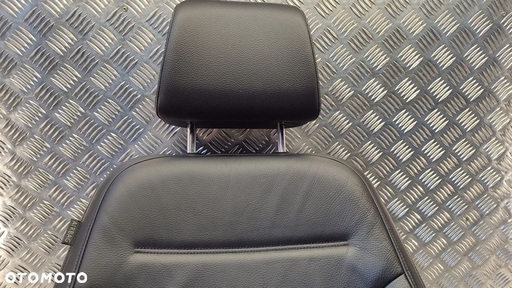 VW TOUAREG 7P 10-18R OPARCIE FOTELA PRAWEGO ZAGLOWEK AIR BAG 7P0971582C SKÓRA - 2