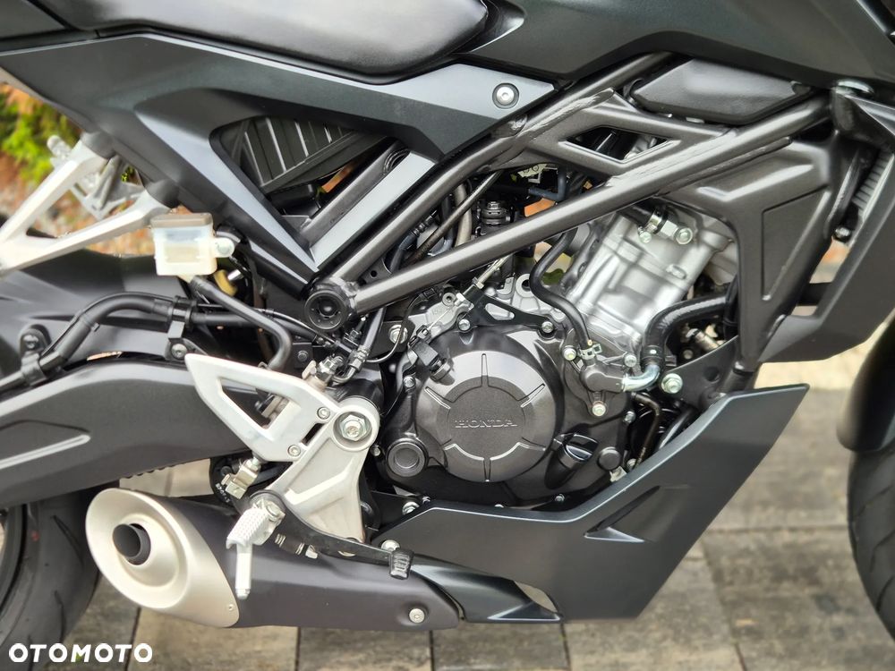 Honda CB - 11