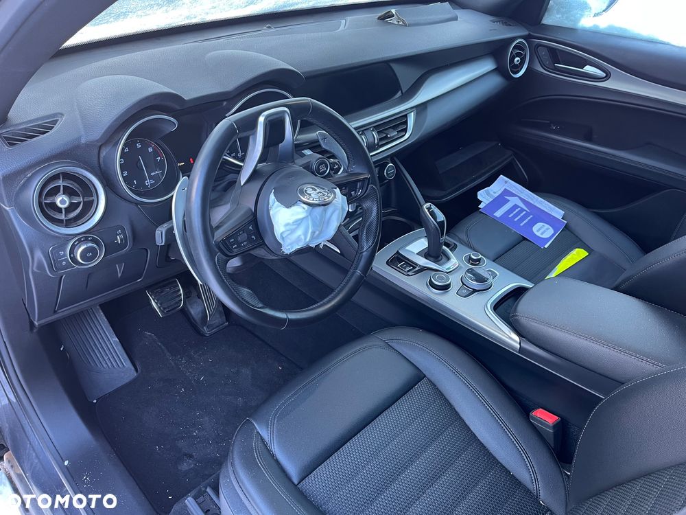 Alfa Romeo Stelvio 2.0 Turbo 16V AT8-Q4 - 11