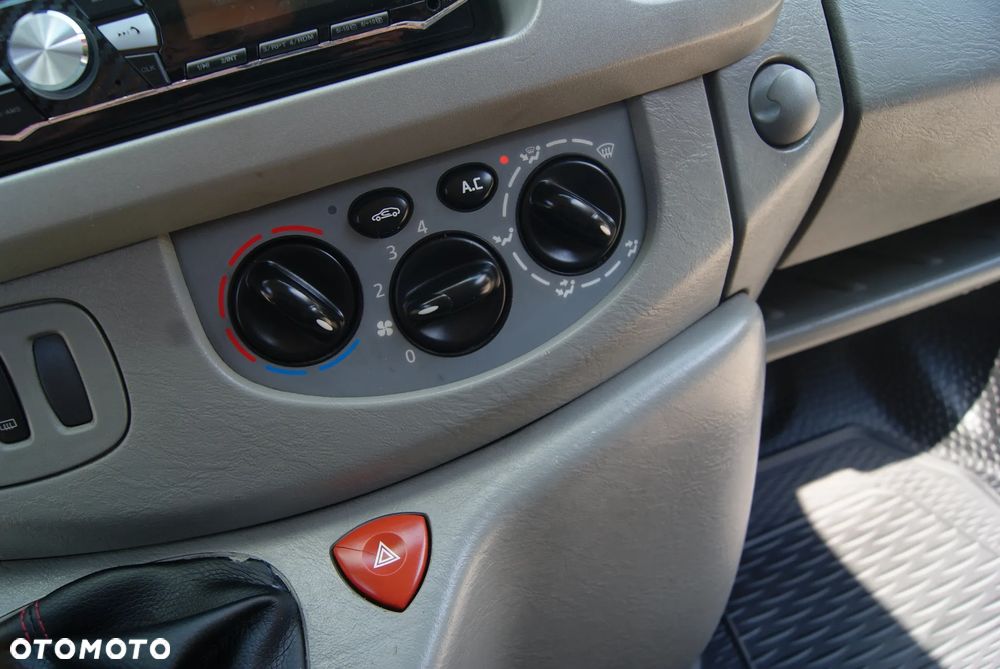 Renault Trafic - 33