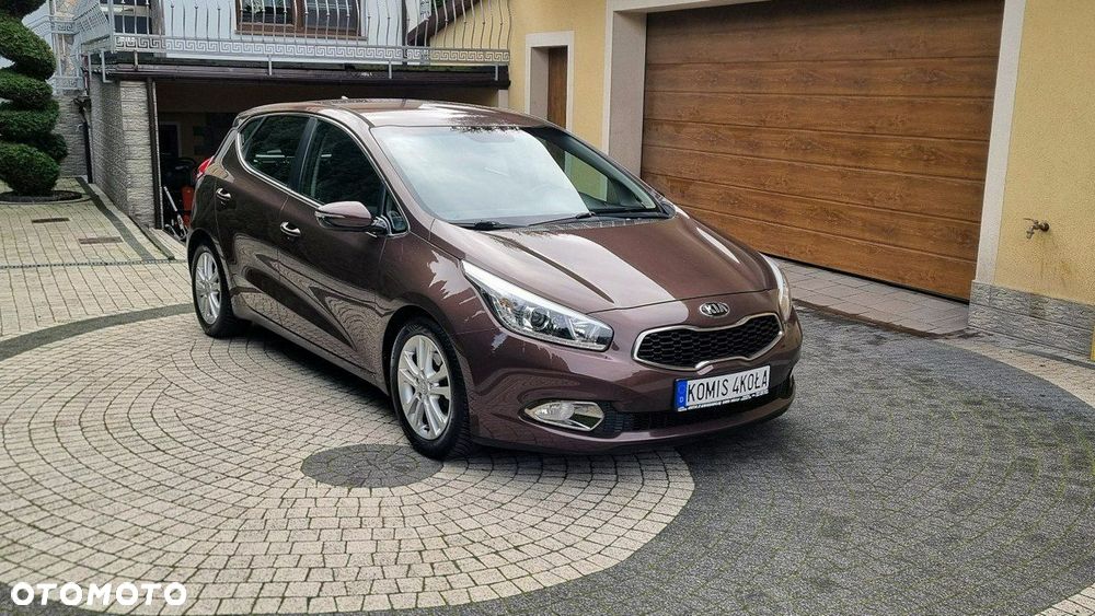 Kia Ceed - 8
