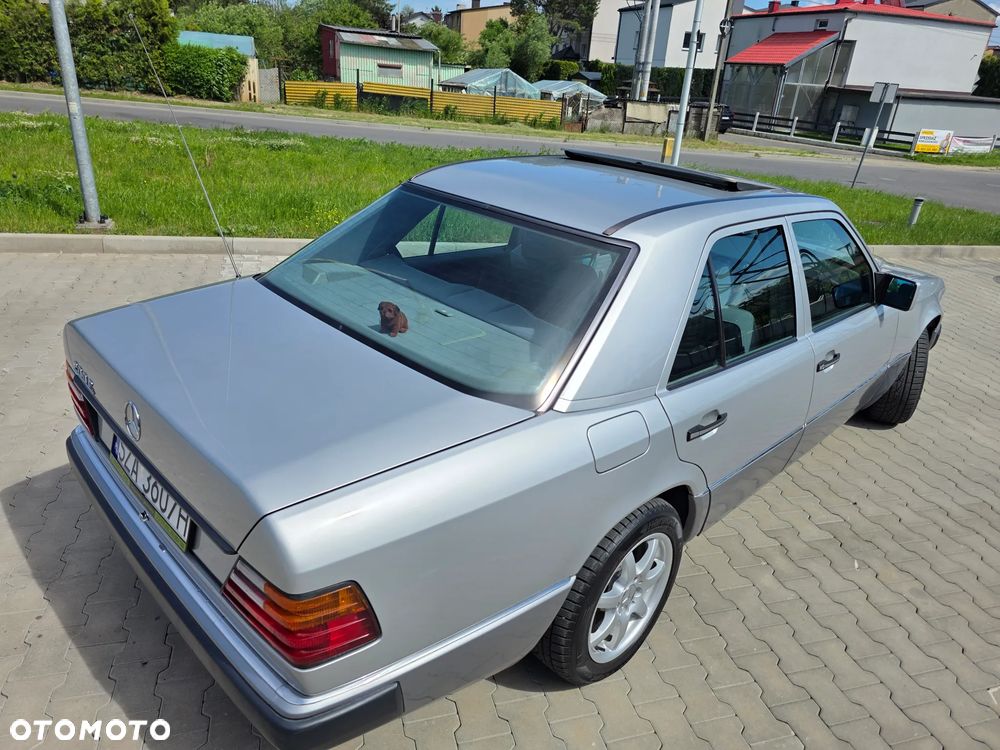 Mercedes-Benz W124 (1984-1993) - 36