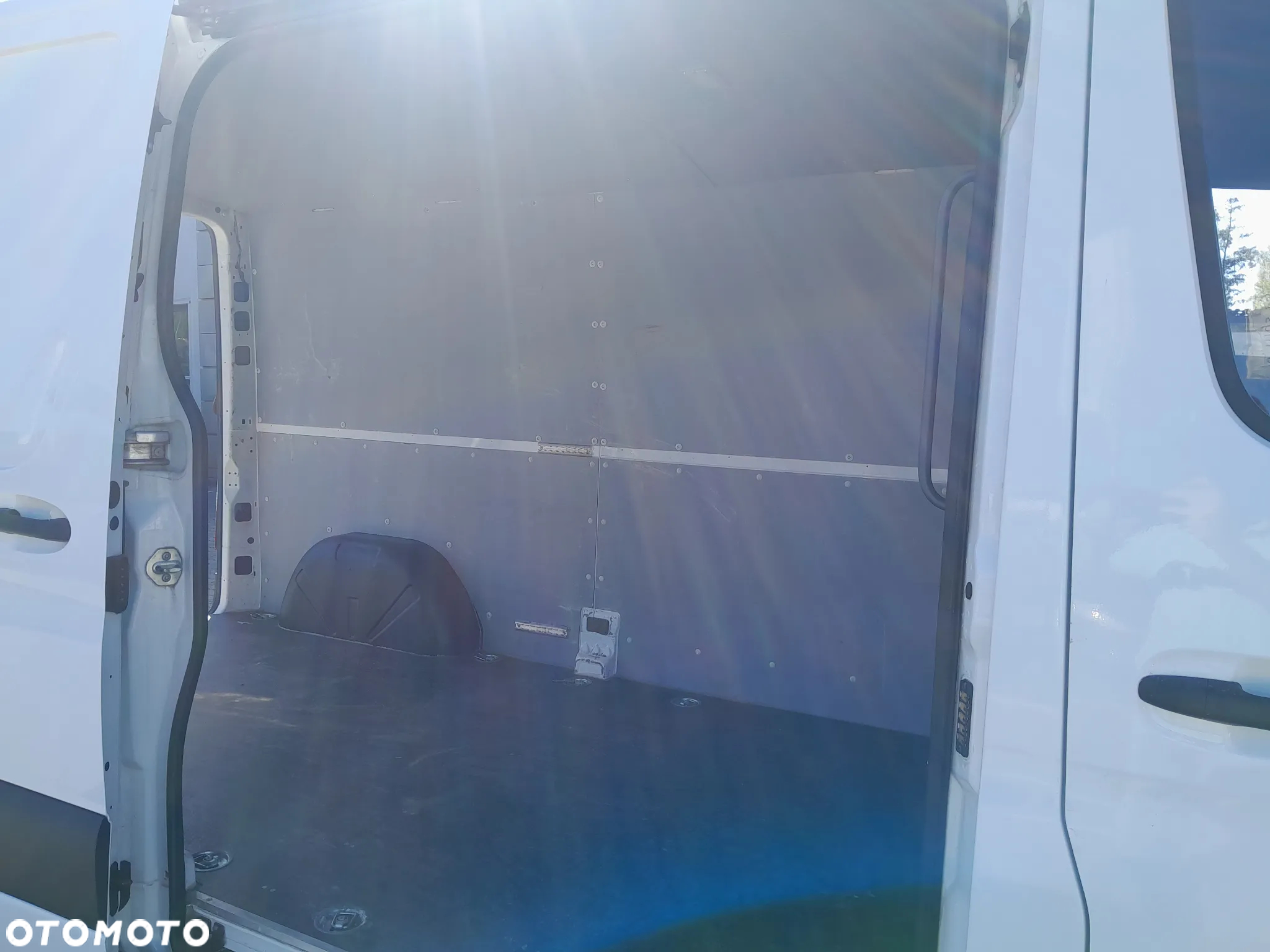 Mercedes-Benz Sprinter - 17