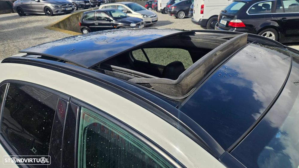 Mercedes-Benz GLA 220 d 4Matic 7G-DCT AMG Line - 16