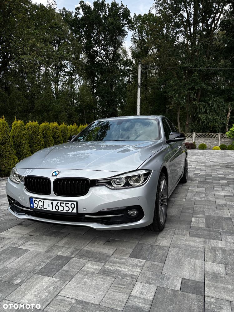 BMW Seria 3 330i Sport Line - 4