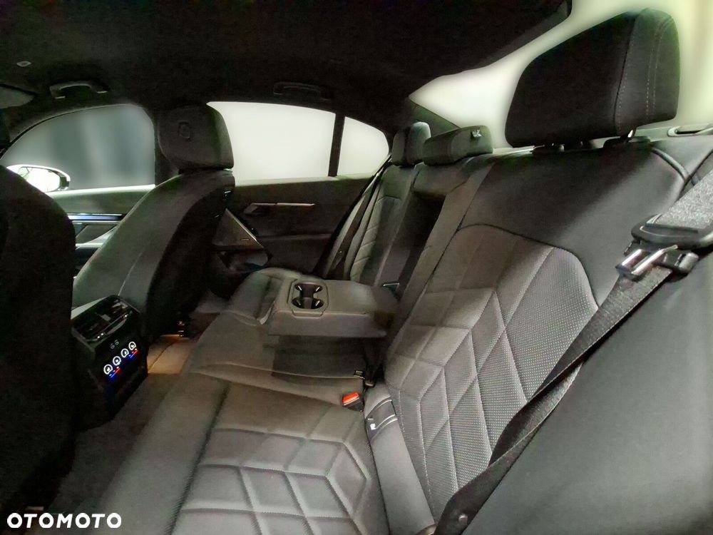 BMW Seria 5 - 18