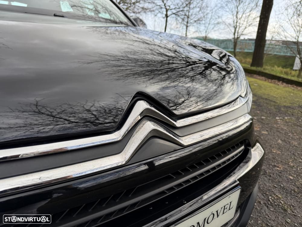 Citroën e-C4 50 kWh E-Series Collection - 11