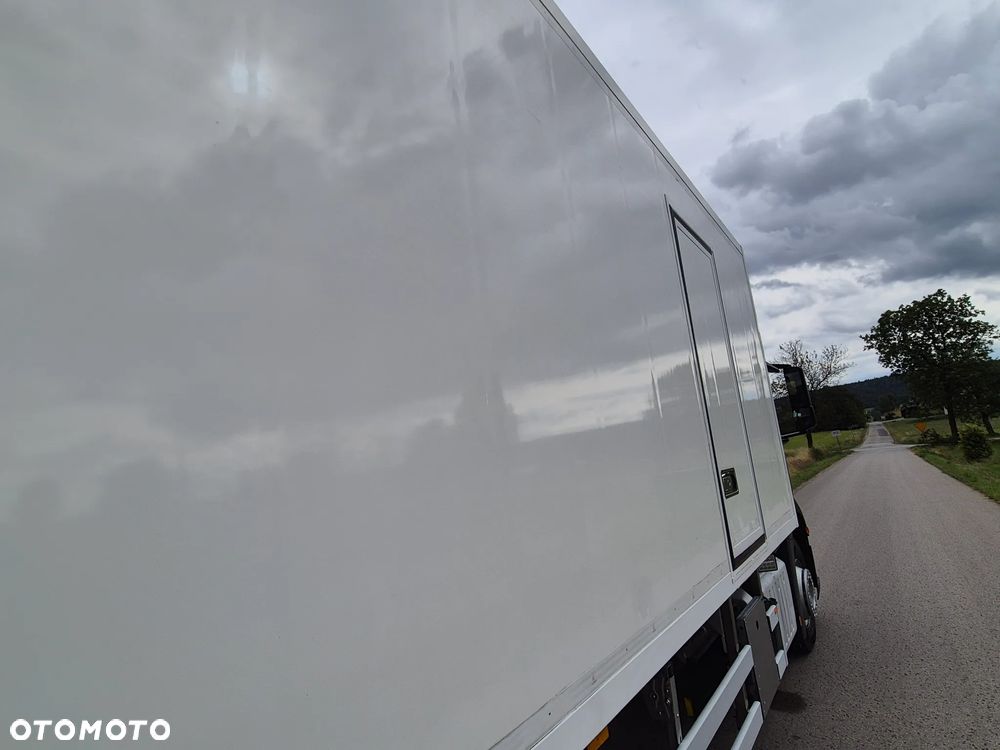 Mercedes-Benz Antos 1824 CARRIER VECTOR 1850 DRZWI + winda i 2x drzwi boczne / 8.35m / z Holandii / Axor man Tgm T1000-R THERMO King Supra 1850 1150 - 30