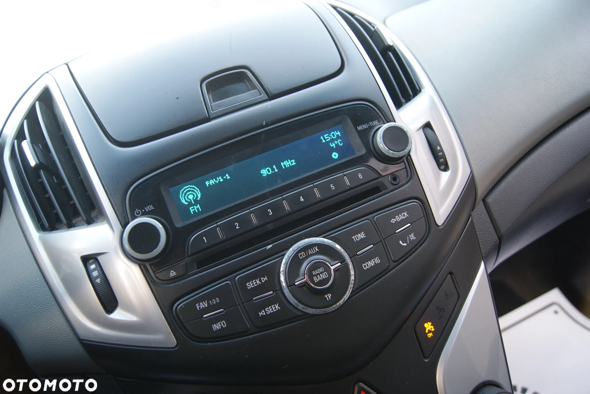 Chevrolet Cruze Station Wagon 1.6 LS - 23