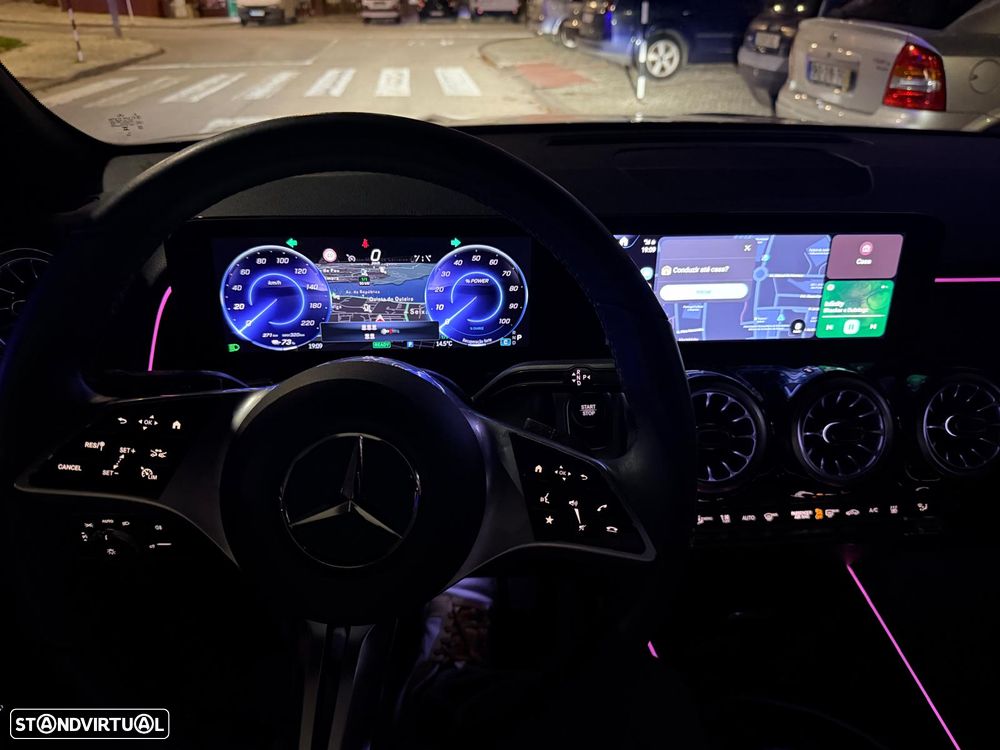 Mercedes-Benz EQB - 26