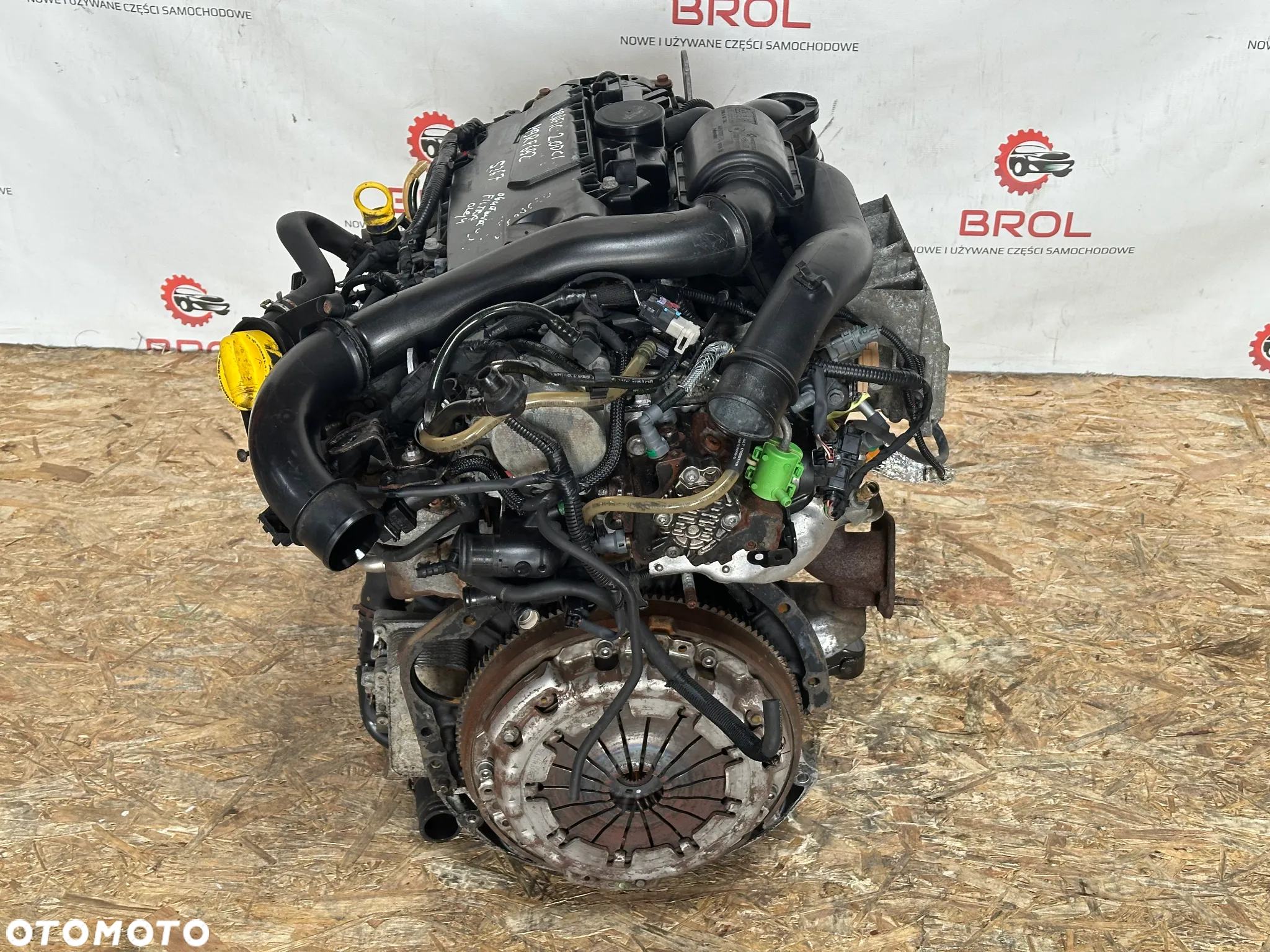 SILNIK RENAULT TRAFIC 2.0 DCI VIVARO  M9R F 692 - 2