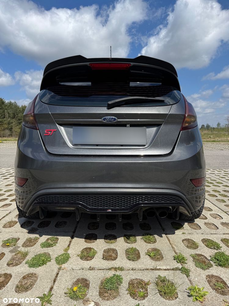 Ford Fiesta 1.6 EcoBoost ST - 11
