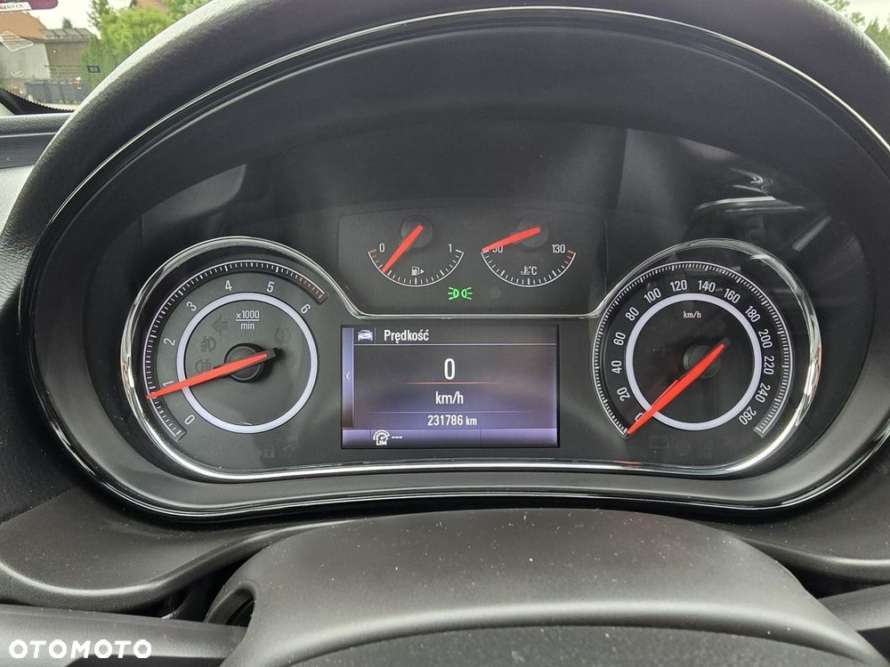 Opel Insignia - 30