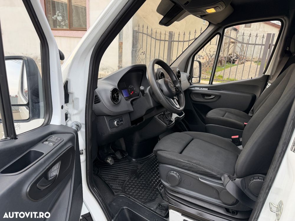 Mercedes-Benz Sprinter - 9