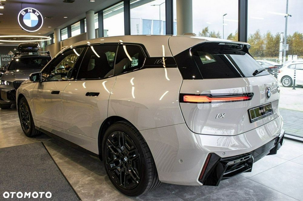 BMW iX - 6